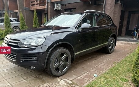 Volkswagen Touareg III, 2010 год, 1 850 000 рублей, 2 фотография