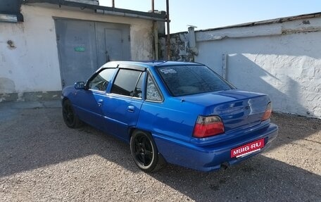 Daewoo Nexia I рестайлинг, 2004 год, 400 000 рублей, 3 фотография