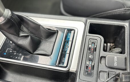 Toyota Land Cruiser Prado 150 рестайлинг 2, 2020 год, 7 300 000 рублей, 10 фотография