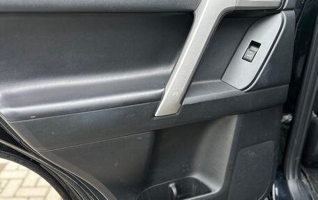 Toyota Land Cruiser Prado 150 рестайлинг 2, 2020 год, 7 300 000 рублей, 14 фотография