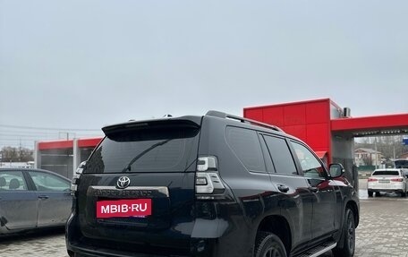 Toyota Land Cruiser Prado 150 рестайлинг 2, 2020 год, 7 300 000 рублей, 5 фотография