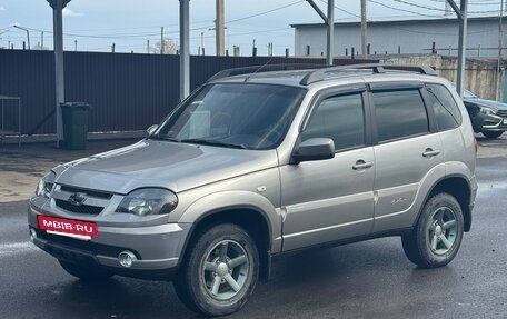 Chevrolet Niva I рестайлинг, 2012 год, 610 000 рублей, 2 фотография