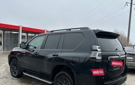 Toyota Land Cruiser Prado 150 рестайлинг 2, 2020 год, 7 300 000 рублей, 7 фотография