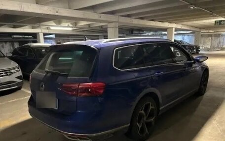 Volkswagen Passat B8 рестайлинг, 2023 год, 2 342 000 рублей, 2 фотография