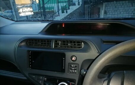 Toyota Aqua I, 2018 год, 1 200 000 рублей, 10 фотография