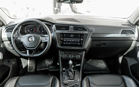 Volkswagen Tiguan II, 2018 год, 2 785 000 рублей, 13 фотография