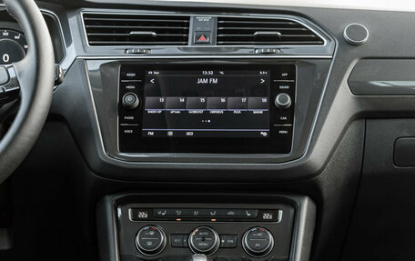 Volkswagen Tiguan II, 2018 год, 2 785 000 рублей, 19 фотография