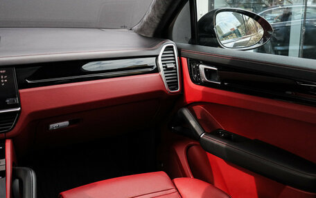 Porsche Cayenne III, 2022 год, 13 500 000 рублей, 10 фотография
