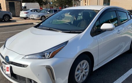 Toyota Prius IV XW50, 2022 год, 2 500 000 рублей, 2 фотография