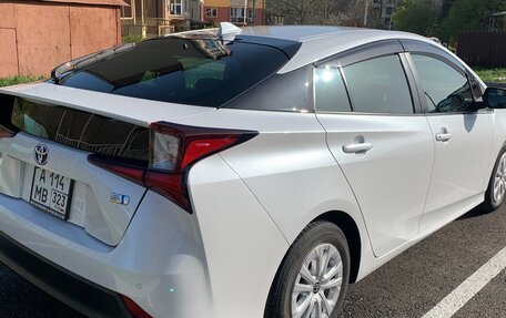 Toyota Prius IV XW50, 2022 год, 2 500 000 рублей, 6 фотография