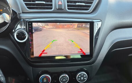 KIA Rio III рестайлинг, 2015 год, 880 000 рублей, 18 фотография