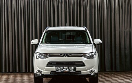 Mitsubishi Outlander III рестайлинг 3, 2014 год, 1 255 000 рублей, 2 фотография