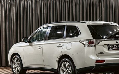 Mitsubishi Outlander III рестайлинг 3, 2014 год, 1 255 000 рублей, 9 фотография