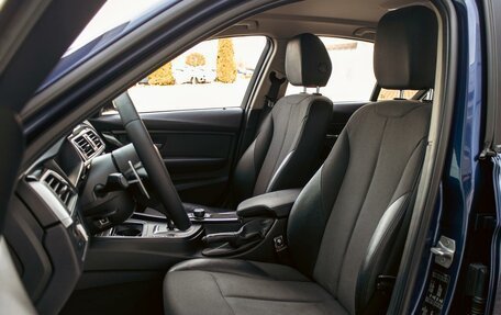 BMW 3 серия, 2018 год, 1 895 000 рублей, 20 фотография