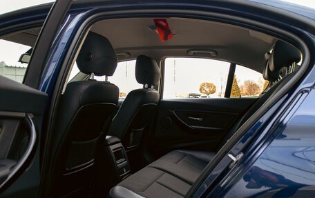 BMW 3 серия, 2018 год, 1 895 000 рублей, 30 фотография