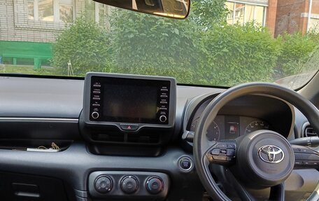 Toyota Yaris, 2020 год, 1 210 000 рублей, 5 фотография