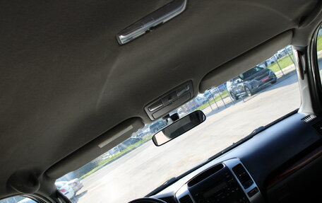 Toyota Land Cruiser Prado 120 рестайлинг, 2005 год, 1 719 000 рублей, 31 фотография