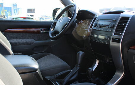 Toyota Land Cruiser Prado 120 рестайлинг, 2005 год, 1 719 000 рублей, 26 фотография