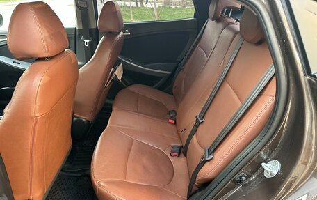 Hyundai Solaris II рестайлинг, 2015 год, 890 000 рублей, 10 фотография