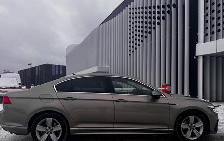 Volkswagen Passat B8 рестайлинг, 2019 год, 2 270 000 рублей, 2 фотография
