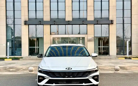 Hyundai Elantra, 2023 год, 1 390 000 рублей, 2 фотография