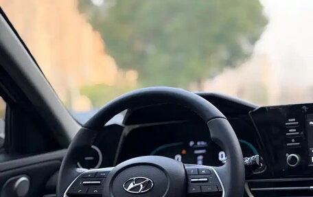 Hyundai Elantra, 2023 год, 1 390 000 рублей, 7 фотография