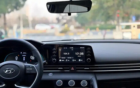 Hyundai Elantra, 2023 год, 1 390 000 рублей, 8 фотография