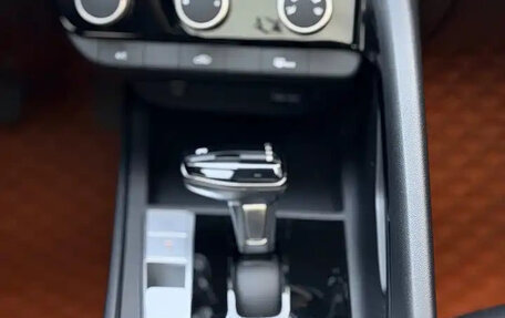 Hyundai Elantra, 2023 год, 1 390 000 рублей, 11 фотография