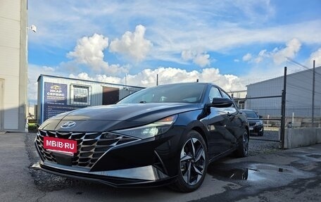 Hyundai Elantra, 2022 год, 2 080 000 рублей, 2 фотография