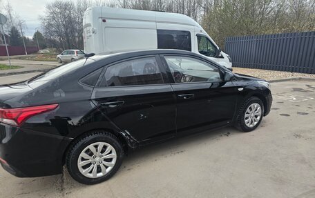 Hyundai Solaris II рестайлинг, 2019 год, 1 100 000 рублей, 3 фотография