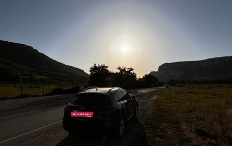 Infiniti QX70, 2014 год, 2 450 000 рублей, 22 фотография