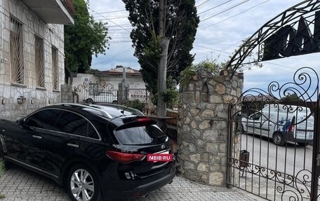 Infiniti QX70, 2014 год, 2 450 000 рублей, 30 фотография