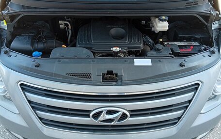 Hyundai H-1 II рестайлинг, 2016 год, 2 490 000 рублей, 14 фотография