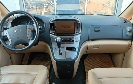 Hyundai H-1 II рестайлинг, 2016 год, 2 490 000 рублей, 10 фотография