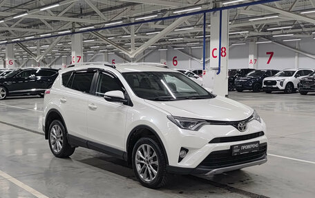 Toyota RAV4, 2017 год, 2 450 000 рублей, 7 фотография
