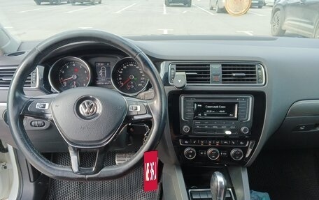 Volkswagen Jetta VI, 2017 год, 1 350 000 рублей, 12 фотография