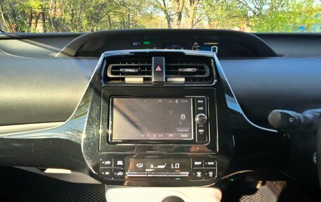 Toyota Prius IV XW50, 2018 год, 1 800 000 рублей, 12 фотография