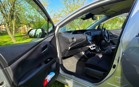 Toyota Prius IV XW50, 2018 год, 1 800 000 рублей, 21 фотография