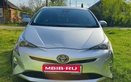 Toyota Prius IV XW50, 2018 год, 1 800 000 рублей, 7 фотография