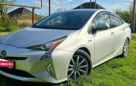 Toyota Prius IV XW50, 2018 год, 1 800 000 рублей, 6 фотография