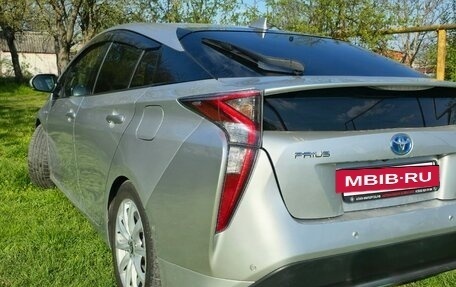 Toyota Prius IV XW50, 2018 год, 1 800 000 рублей, 4 фотография