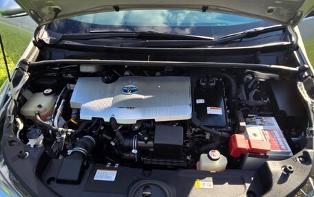 Toyota Prius IV XW50, 2018 год, 1 800 000 рублей, 26 фотография