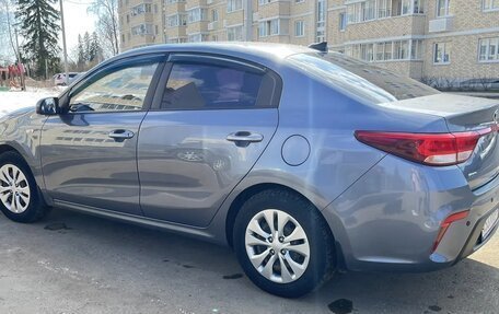 KIA Rio IV, 2017 год, 995 000 рублей, 3 фотография