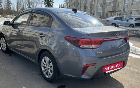 KIA Rio IV, 2017 год, 995 000 рублей, 2 фотография