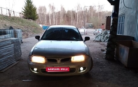 Mitsubishi Carisma I, 1998 год, 120 000 рублей, 3 фотография