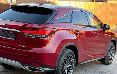 Lexus RX IV рестайлинг, 2021 год, 5 700 000 рублей, 4 фотография