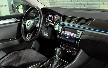 Skoda Superb III рестайлинг, 2017 год, 2 320 000 рублей, 26 фотография