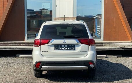 Mitsubishi Outlander III рестайлинг 3, 2015 год, 1 745 000 рублей, 5 фотография