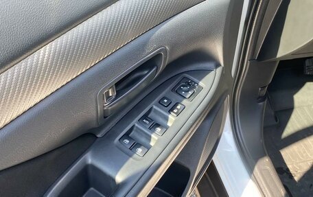 Mitsubishi Outlander III рестайлинг 3, 2015 год, 1 745 000 рублей, 10 фотография