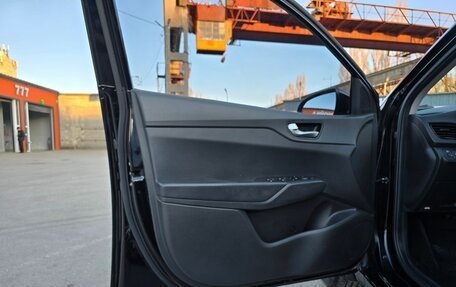 Hyundai Solaris II рестайлинг, 2021 год, 2 000 000 рублей, 17 фотография